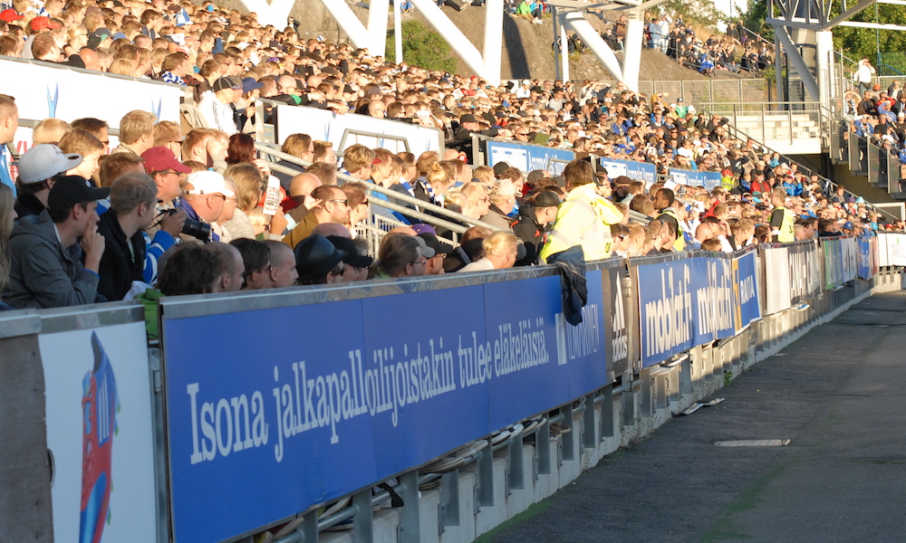 HJK tiedotti, että euromatseissa saa nauttia olutta jokaisessa katsomonosassa.