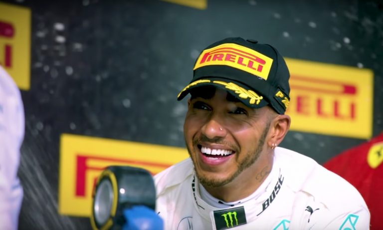 Lewis Hamilton sai lopulta pitää voittonsa, vaikka se oli noin pari tuntia Hockenheimin GP:n päättymisen jälkeen uhattuna.