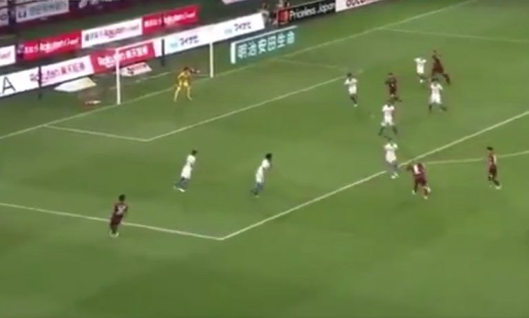 Andres Iniesta teki jo toisen maalinsa Vissel Koben paidassa ja kyseessä edellisen tapaan kertakaikkisen komea osuma.