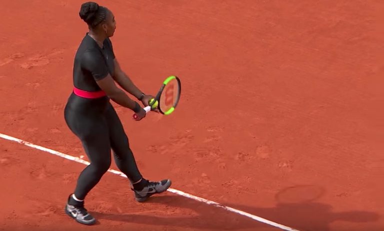 Ranskan tennisliitto kielsi Serena Williamsilta kissa-asun käyttämisen.
