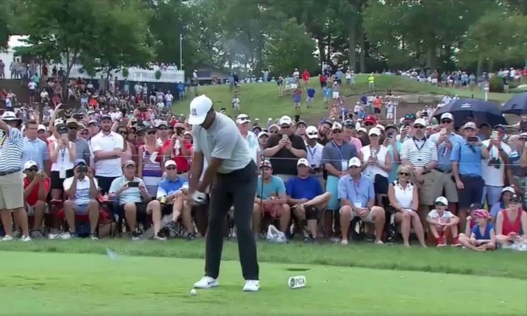 Tiger Woodsista otettujen kuvien välillä meni 18 vuotta ja muutos Golf-turnauksiin saapuvassa yleisössä on järjettömän suuri.