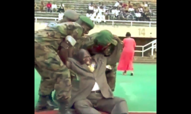 Ugandan varapääministeri kutsuttiin antamaan aloituspotku ja huonostihan siinä nyt kävi.