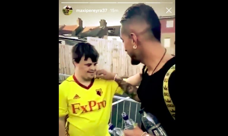 Roberto Pereyra yllätti nuoren fanin voitokkaan Tottenham-ottelun jälkeen.