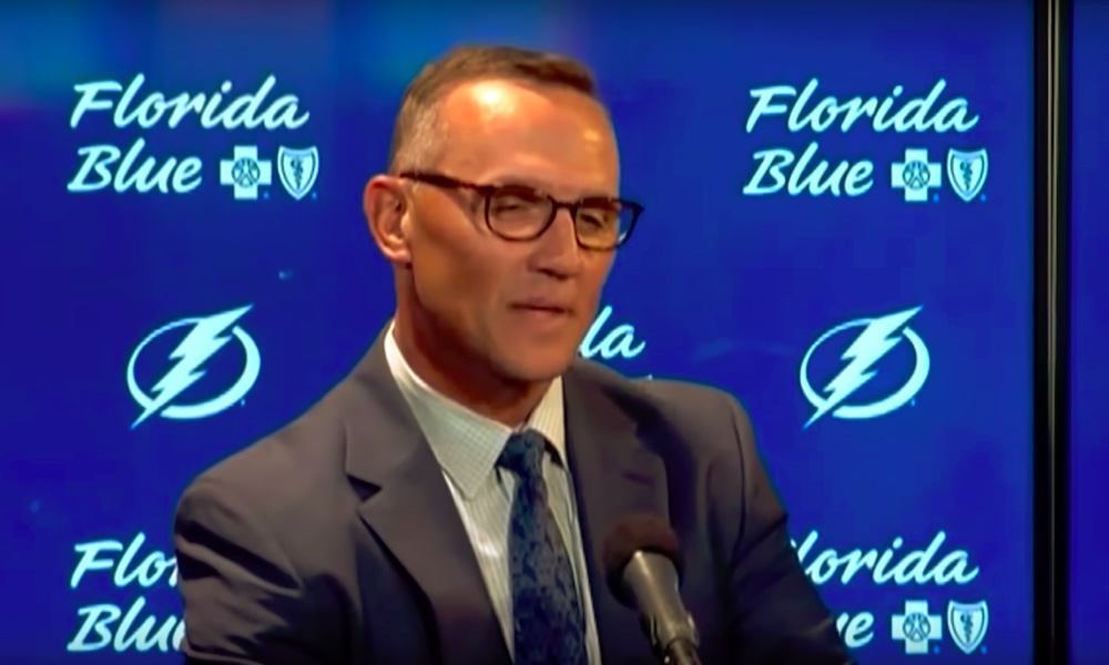 Steve Yzerman jättää Tampa Bayn kahdeksan seurassa vietetyn vuoden jälkeen.