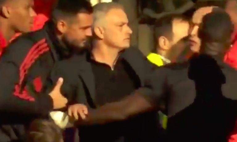Jose Mourinho tulistui tuuletuksesta, jonka Chelsean apuvalmentaja teki tasoitusmaalin jälkeen.