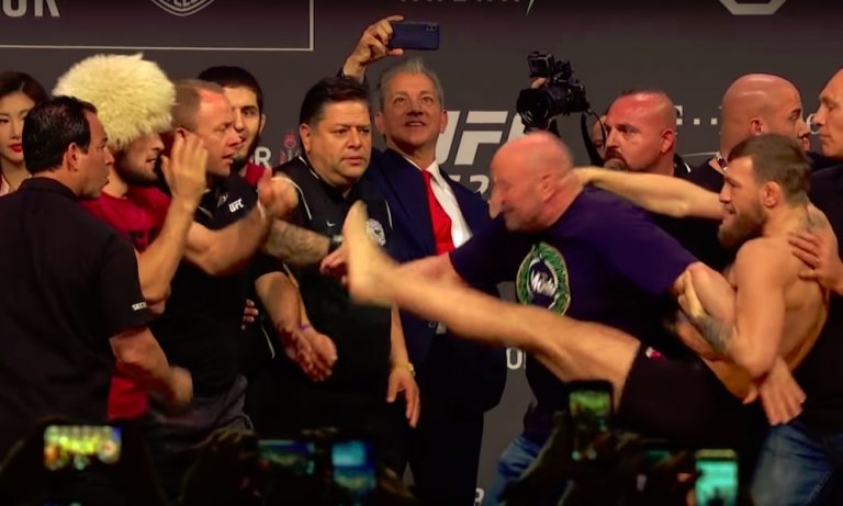 Tällainen on Conor McGregorin vastustaja: Khabib paini jo pikkupoikana karhun kanssa.