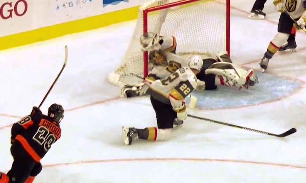 Marc-Andre Fleury otti taivaallisen gamesaverin - itse asiassa useita sellaisia - ottelussa Philadelphia Flyersia vastaan.