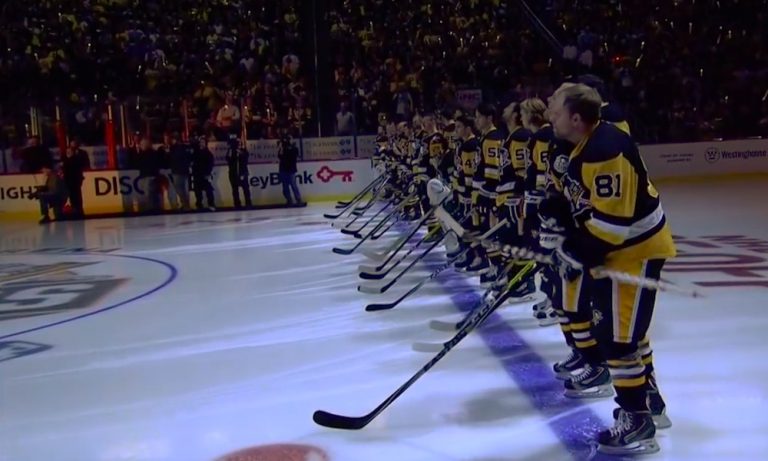 Pittsburgh Penguins kunnioittaa synagoga-ammuskelun uhreja New York Islandersia vastaan pelattavassa ottelussa.