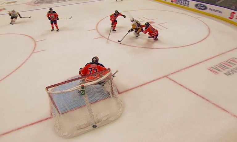 Sidney Crosby teki huikean osuman Edmonton Oilersia vastaan.