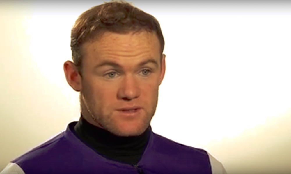 Wayne Rooney ylistää Jari Litmasta.