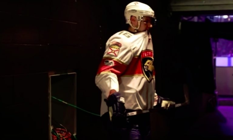 Aleksander Barkov on aliarvostetuin NHL-pelaaja, selviää pelaajille esitetystä kyselystä.