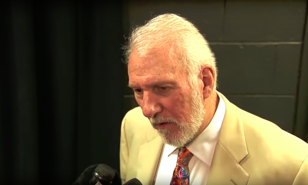 San Antonio Spursin valmentaja Gregg Popovich närkästyi toimittajan idioottimaisesta kysymyksestä.