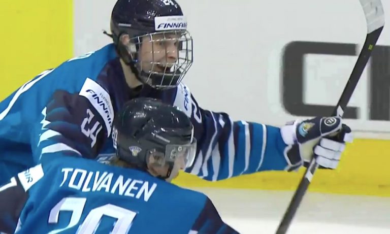 Nuoret Leijonat ei osaa voittaa ilman draamaa: kun panoksena on kultamitali, ratkaisu jää aina viime hetkille.