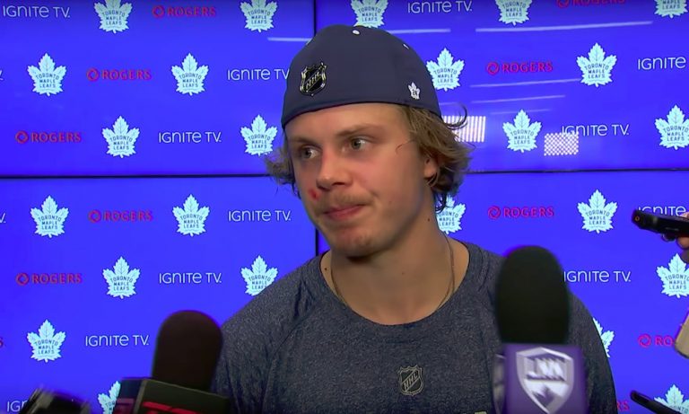 Kasperi Kapasen osakkeet nousussa - Toronto Maple Leafs tuskin tulee kauppaamaan suomalaislaituriaan.