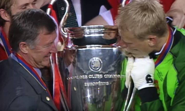 Sir Alex Ferguson tuo vuoden 1999 ManU:n takaisin yhteen.