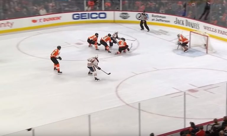 Connor McDavid iski uskomattoman soolomaalin.