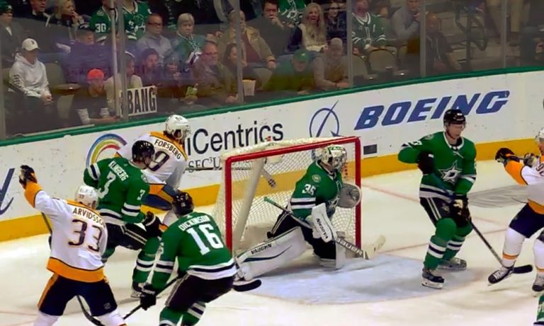 Filip Forsbergin ilmaveivimaali senteistä kiinni ottelussa Dallas Starsia vastaan.