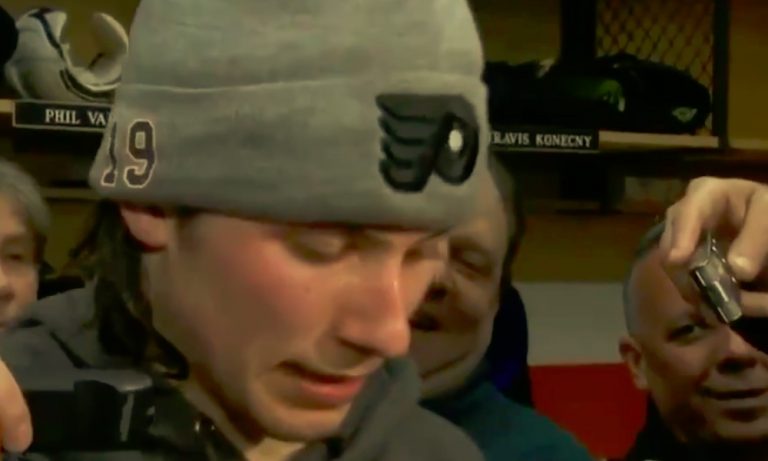 Nolan Patrick veti niin sanotut minitoskalat, kun häntä haastatelleen toimittajan kysymys oli todella sekava.