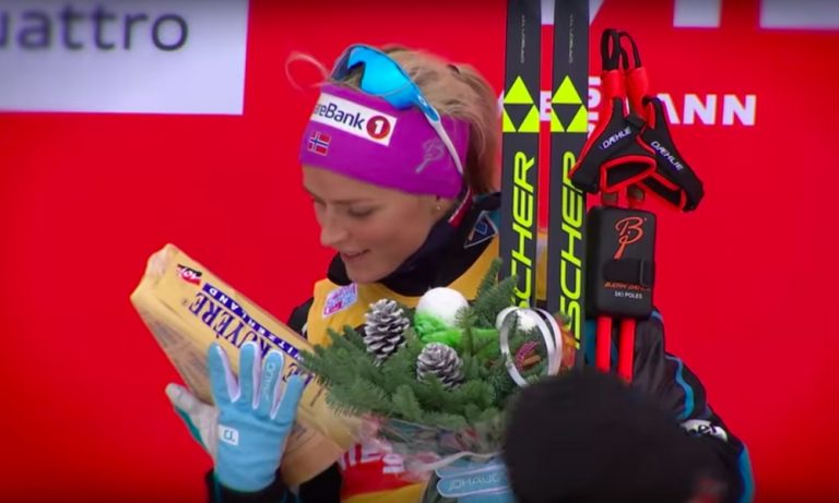 Therese Johaug murhaavan ylivoimainen Seefeldin MM-kisojen naisten yhdistelmähiihdossa.