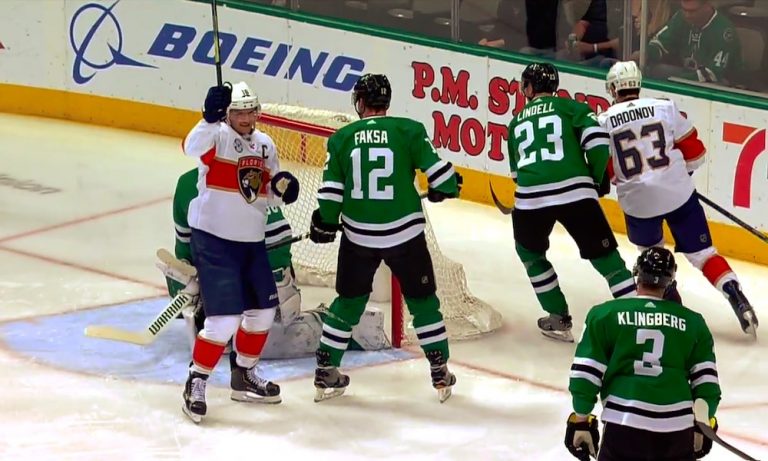 Florida Panthersin Aleksander Barkov maalasi kahdesti Dallas Starsia vastaan ja jatkoi uskomatonta pisteputkeaan.