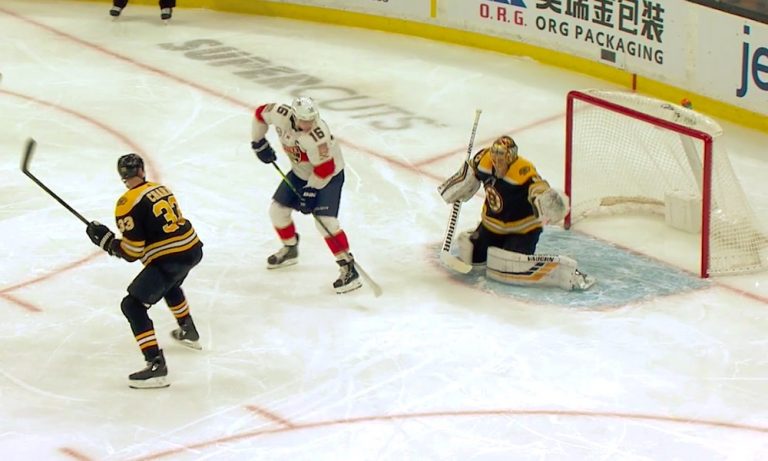 Florida Panthersin Aleksander Barkov rikkoi maaliennätyksensä ottelussa Boston Bruinsia vastaan ja nousi samalla Olli Jokisen sekä Pavel Buren joukkoon.