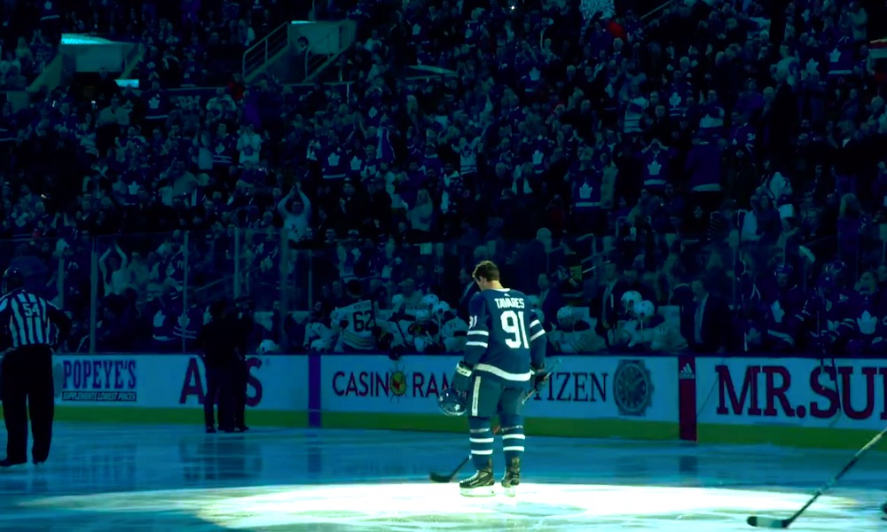 Tavares sai Islanders-faneilta julman vastaanoton - Maple Leafs -faneilta upea ele.