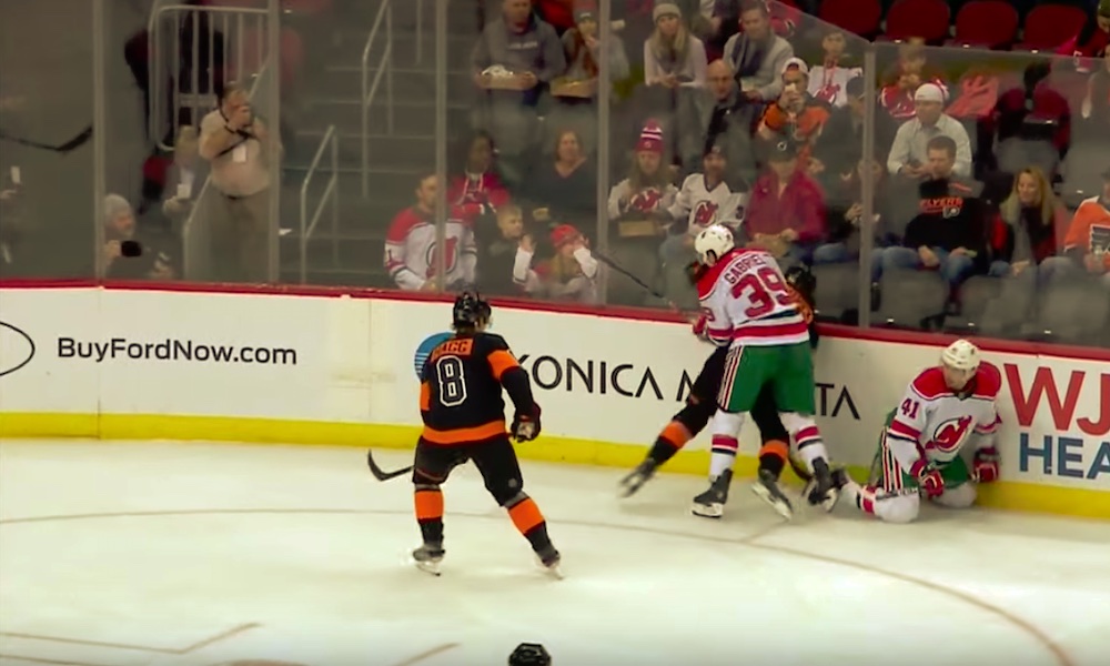 Kenties koko NHL-kauden idioottimaisin ja rumin taklaus nähtiin New Jersey Devilsin Kurtis Gabrielilta, jonka kohteena oli Philadelphia Flyersin Nolan Patrick.