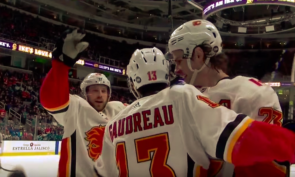 Ensimmäinen NHL-pudotuspelipari on selvillä. Calgary Flames varmisti puolestaan Läntisen konferenssin voiton.