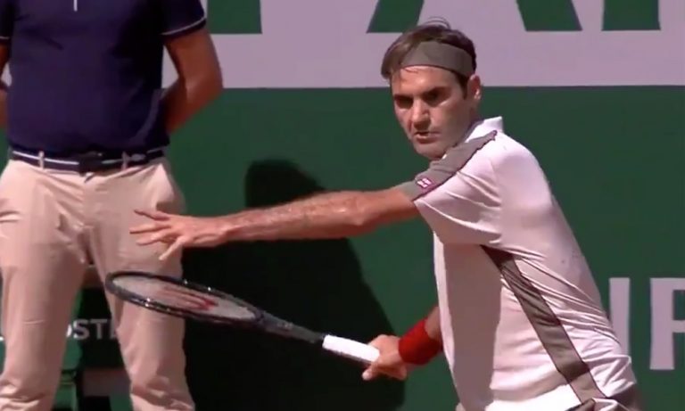 Roger Federeriltä tappava kämmenlyönti! Tennislegenda John McEnroe ylisti sveitsiläistä kaikkien aikojen kauneimmaksi pelaajaksi.