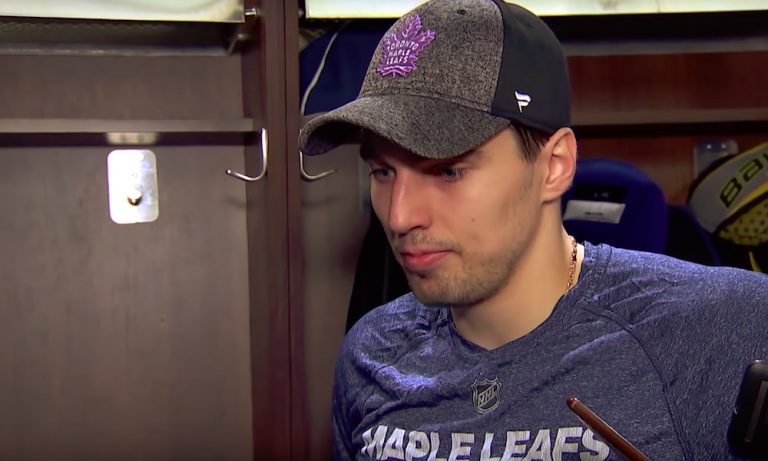 Toronto Maple Leafsista KHL:ään palannut Igor Ozhiganov antoi palaa haastattelussa ja lyttäsi rajuin sanoin koko Maple Leafsin pukukopin.