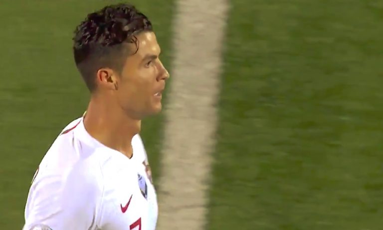 Cristiano Ronaldo latoi ennätyksiä rikki oikein huolella, kun hän teki neljä maalia Liettuaa vastaan pelatussa EM-karsintaottelussa.