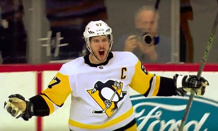 Pittsburgh Penguinsin Sidney Crosby pelipaitamyynnin kuningas NHL:ssä.