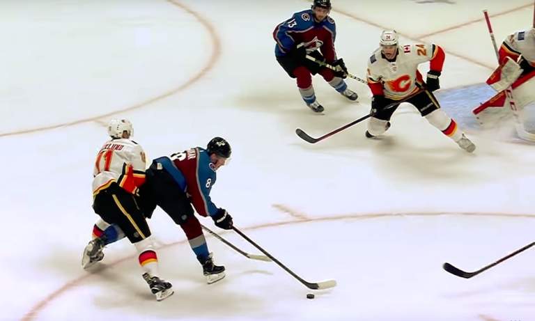 Colorado Avalanchen nuori Cale Makar uhkaa SM-liigastakin tutun Marek Zidlickyn uskomatonta NHL-ennätystä.