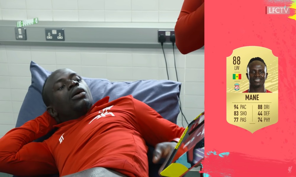 VIDEO: Liverpoolin pelaajat reagoivat pelaajakortteihin - mukana tähdet | Urheiluvedot.com