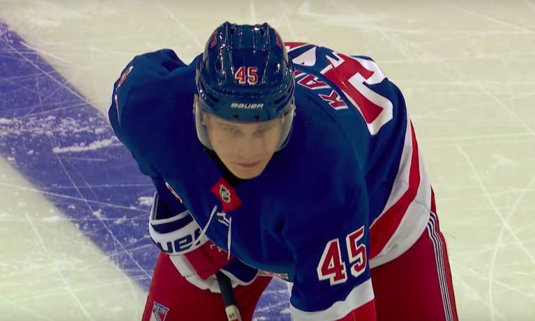New York Rangersin Kaapo Kakko lyttäsi täysin itsensä: suomalaisnuorukainen on pettynyt sekä omiin että joukkueensa esityksiin.