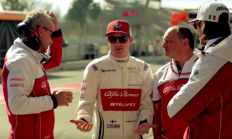 Kimi Räikkönen pohdiskelee F1-uran jatkoa: 40 vuotta torstaina täyttänyt Jäämies on F1-sarjan vanhin kuski, mutta lopettamista mies ei mieti.