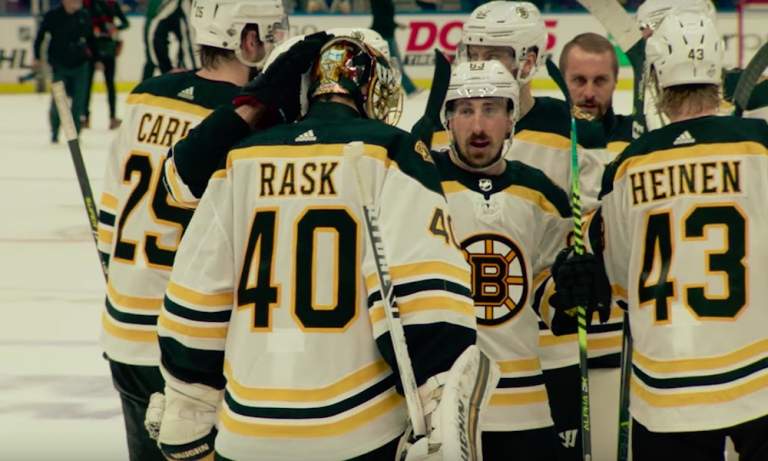 Tuukka Rask teki Maple Leafs -historiaa, Boston Bruinsin paidassa.