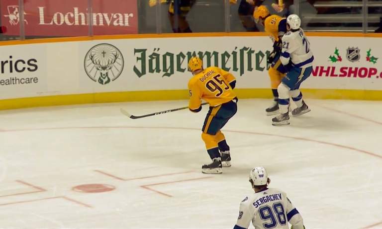 Ryan Johansen tyrmäsi Pointin kyynärpäätaklauksella, joka puhuttaa NHL:ssä.