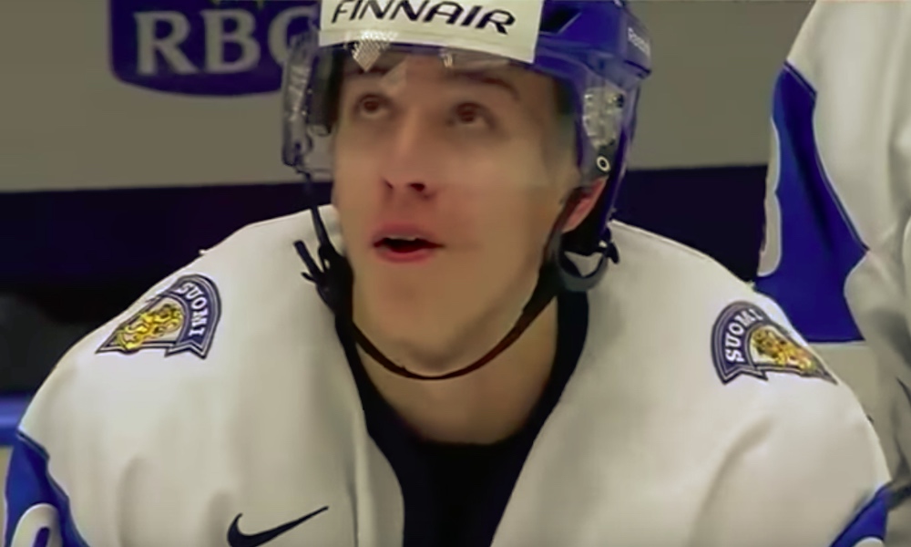 Kansainvälinen jääkiekkoliitto IIHF julkaisi 2010-luvun Nuorten MM-kisojen tähdistökentällisen, johon mahtui yksi suomalainen, yksi yhdysvaltalainen, kaksi kanadalaista ja kaksi venäläistä.