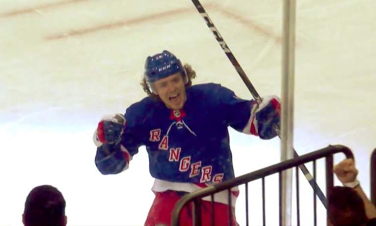 Artemi Panarin ohitti Wayne Gretzkyn ja nousi kaikkien aikojen tehokkaimmin NY Rangers -uransa aloittaneeksi pelaajaksi.