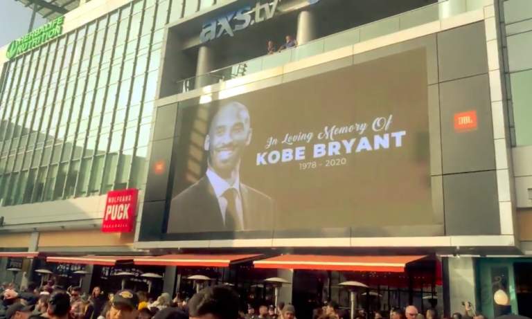 Kobe Bryantia surraan ympäri urheilumaailman ja luonnollisesti erityisesti Los Angelesissa, Lakers-fanien keskuudessa.
