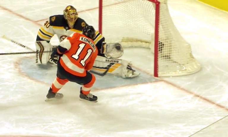 Tuukka Rask juhli 33-vuotissyntymäpäiviään upealla tavalla: hän pelasi NHL-uransa 50. nollapelinsä ja päätti Philadelphia Flyersin voittoputken yhdeksään otteluun.