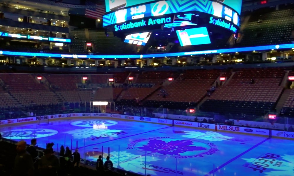 NHL-kausi jatkuu Kanadassa - tarkemmin sanottuna Torontossa ja Edmontonissa.