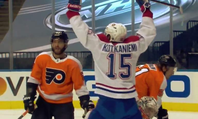 Montreal Canadiensin Jesperi Kotkaniemi teki historiaa, kun hän osui kahdesti pudotuspeliottelussa Philadelphia Flyersia vastaan.
