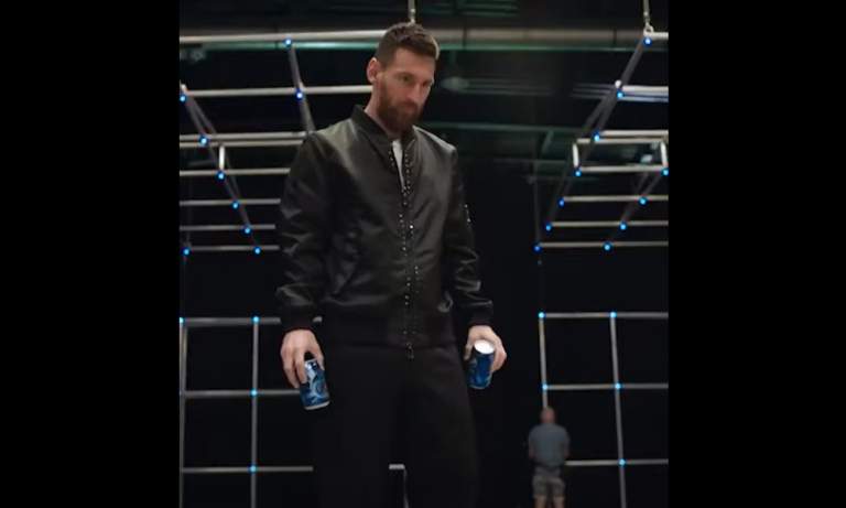 Messi temppuilee jälleen Pepsin mainoksessa - aito vai feikki?