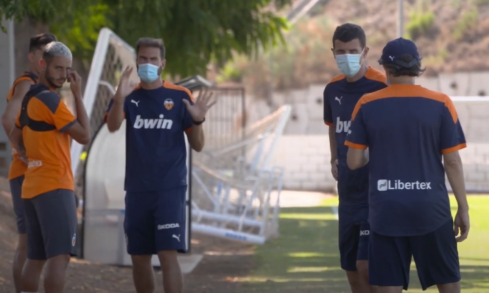 Valencia kärsii isosti koronaviruksesta - lähes koko joukkue myytävänä.