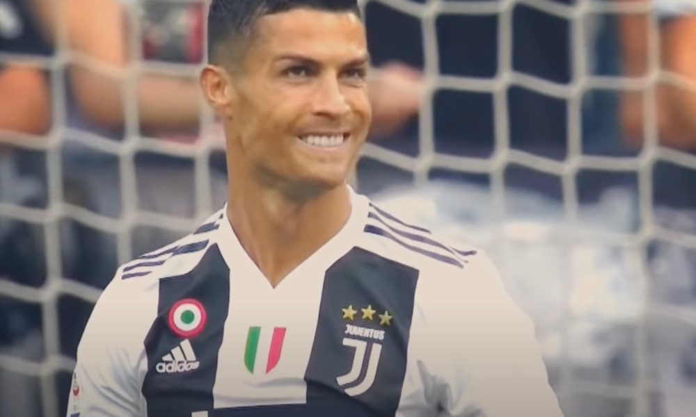 Aivan kuin koulu-peleistä - Ronaldo yritti maalia aloituksesta.